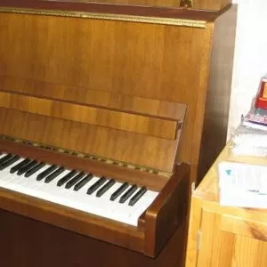 Пианино WEINBACH Classic 115C,  Отличное внешнее и тех. состояние. 3 пе